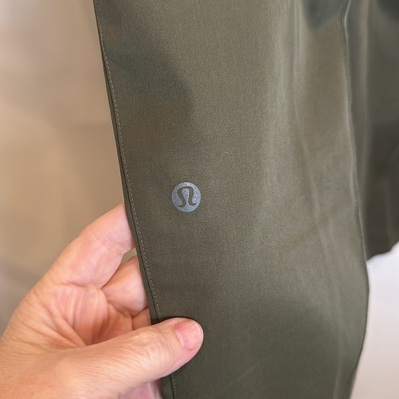 LULULEMON WOMENS PANTS STRETCH COMFORT IN A DRESSIER PANT OLIVE GREEN SIZE 4 - Picture 6 of 7